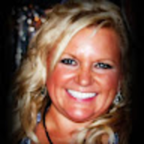 Meet your Posher, Julia - Picture 1 of 1